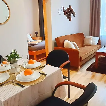 Cozy & Bright 1 Bedroom Apartment With Park Nearby - Free Parking, Central Riga, Up To 5 Guests 外观 照片