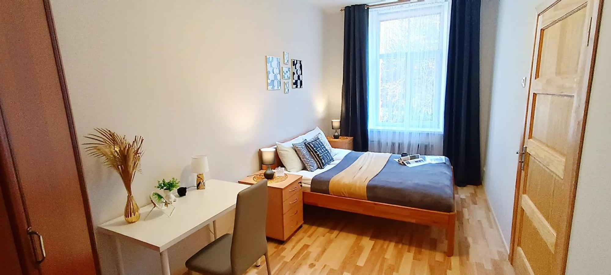 Cozy & Bright 1 Bedroom With Park Nearby - Free Parking, Riga, Up To 5 Guests 公寓 *