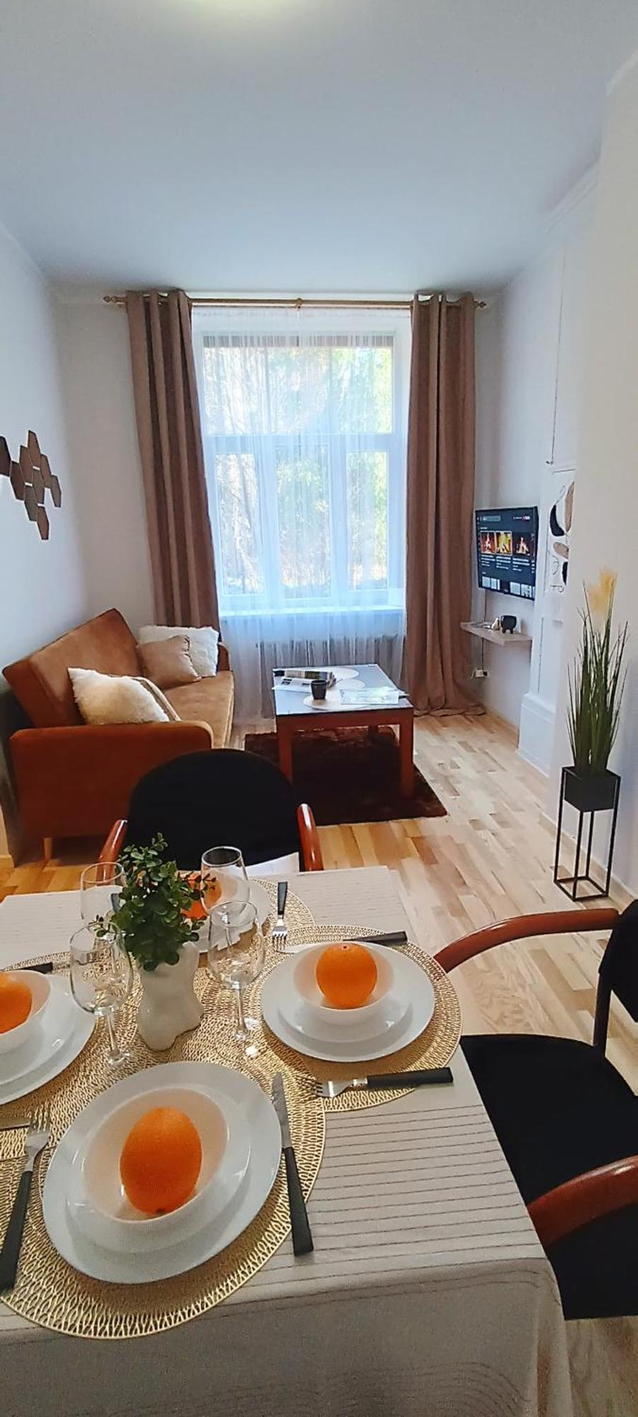 Cozy & Bright 1 Bedroom With Park Nearby - Free Parking, Riga, Up To 5 Guests * 里加